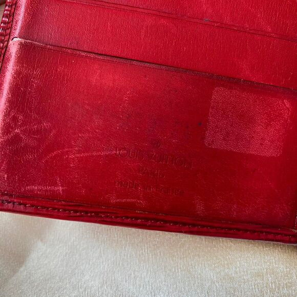 Authentic Louis Vuitton Red Epic Bifold Wallet - Picture 3 of 8